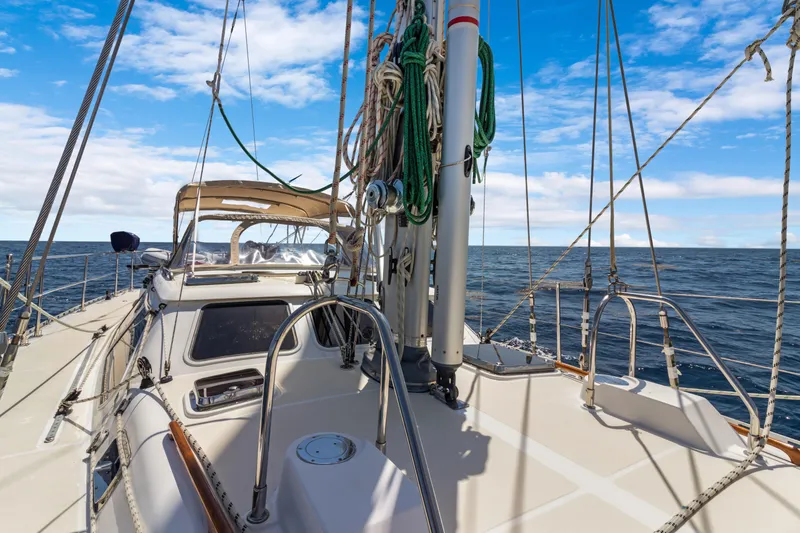 Slide: The Image of Sailing yacht Hylas 54, 2009 model, on open sea under blue sky. - 20