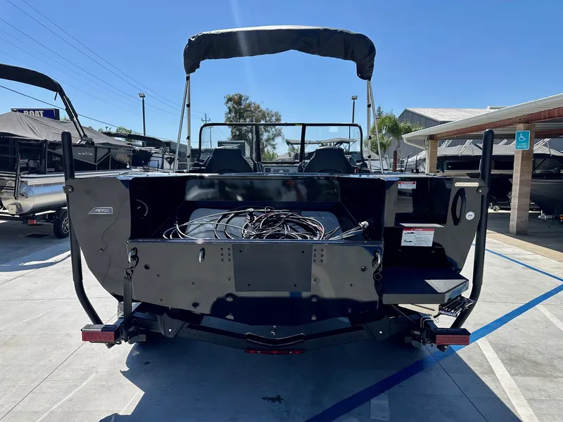 Slide: The Image of Crestliner Sportfish 1950 w/ 200HP Mercury 2025 - 4