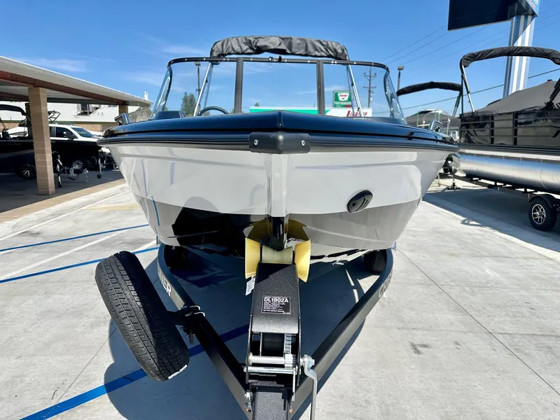 Slide: The Image of Crestliner Sportfish 1950 w/ 200HP Mercury 2025 - 9