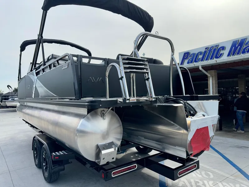 Slide: The Image of Avalon 23' LSZ Platinum Elite Windshield w/ 200HP Mercury! 2025 - 3