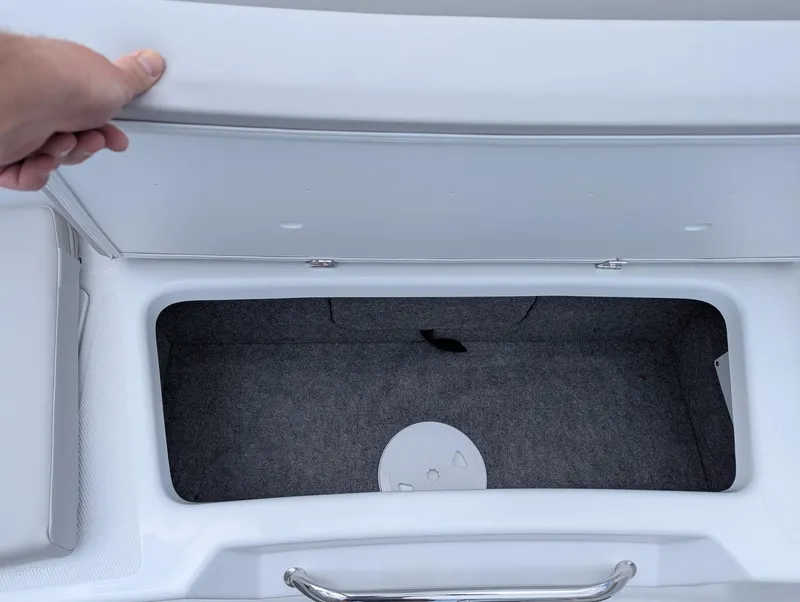 Slide: The Image of Four Winns H-Series H1 Freedom 2025 - 12