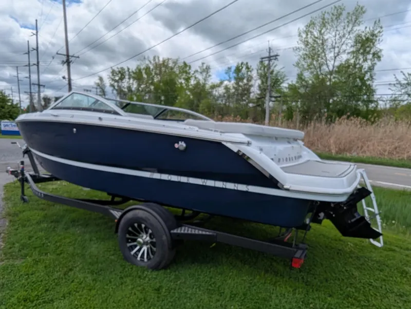 Slide: The Image of Four Winns H-Series H1 Freedom 2025 - 9