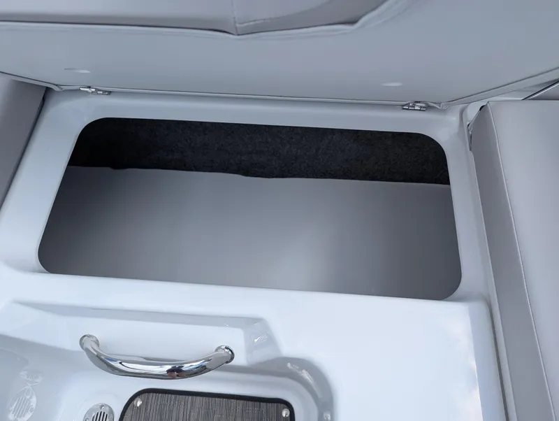 Slide: The Image of Four Winns H-Series H2 Freedom 2025 - 9