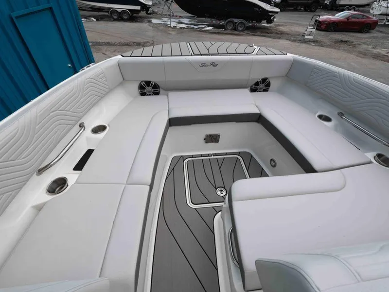 Slide: The Image of Sea Ray SDS 270 SURF 2025 - 11