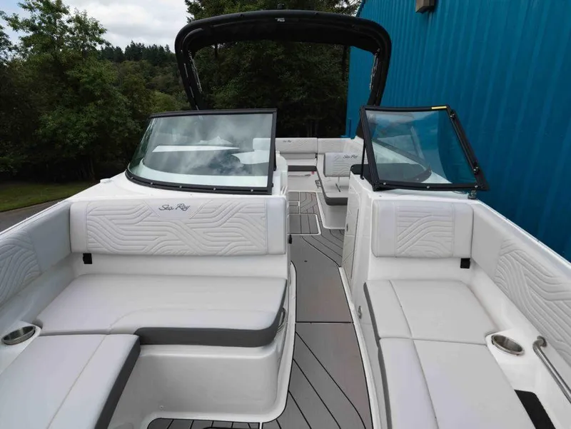 Slide: The Image of Sea Ray SDX 270 Surf 2025 - 12