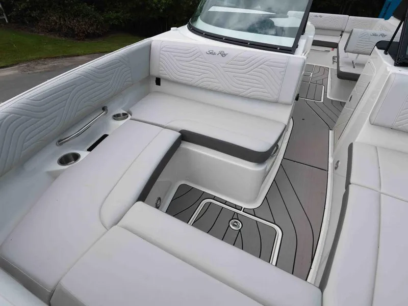 Slide: The Image of Sea Ray SDX 270 Surf 2025 - 13