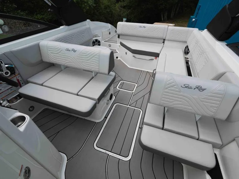 Slide: The Image of Sea Ray SDX 270 Surf 2025 - 14
