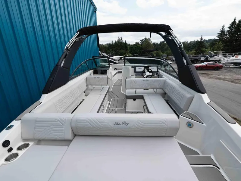 Slide: The Image of Sea Ray SDX 270 Surf 2025 - 3
