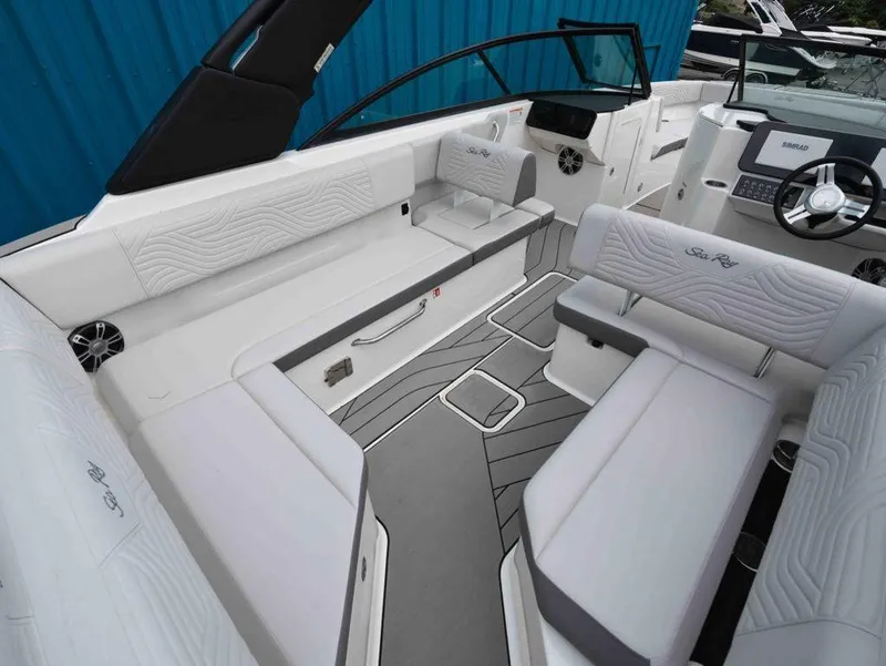 Slide: The Image of Sea Ray SDX 270 Surf 2025 - 5