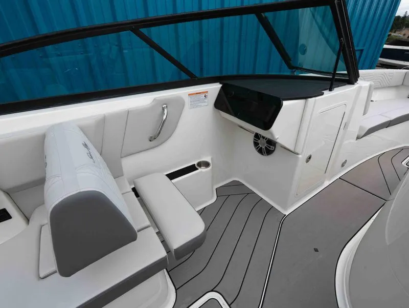 Slide: The Image of Sea Ray SDX 270 Surf 2025 - 9