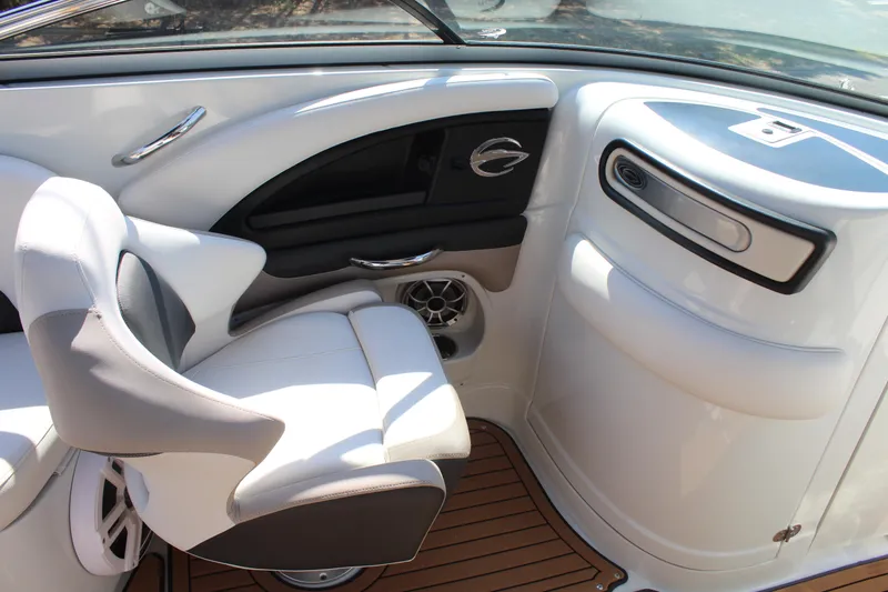 Slide: The Image of Crownline Boats 255 SS 2018 - 3688