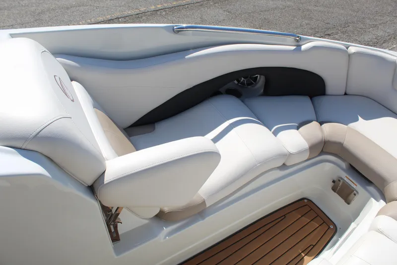 Slide: The Image of Crownline Boats 255 SS 2018 - 3697