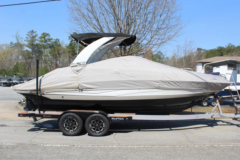 Slide: The Image of Crownline Boats 255 SS 2018 - 3700