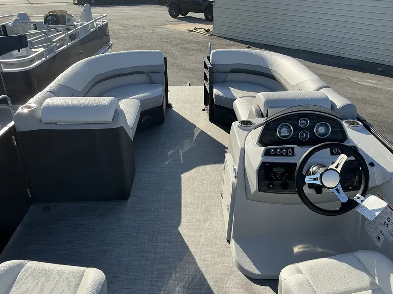 Slide: The Image of Lowe Ss 230 2025 - 13