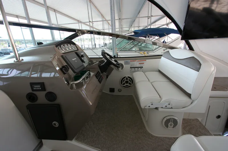 Slide: The Image of Speaker and seating on a 2008 Cruisers Yachts 460 Express. - 41
