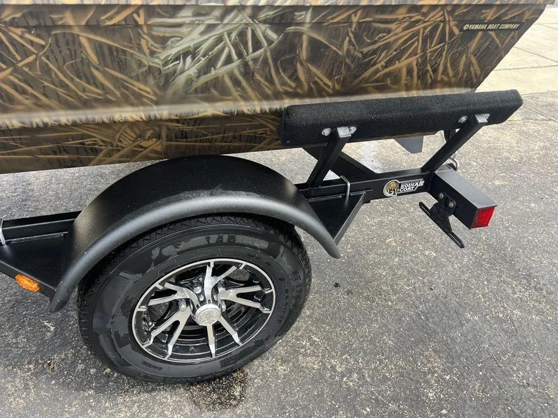Slide: The Image of Trailer with camouflage design and black wheel, G3 16 dk model, 2025. - 34