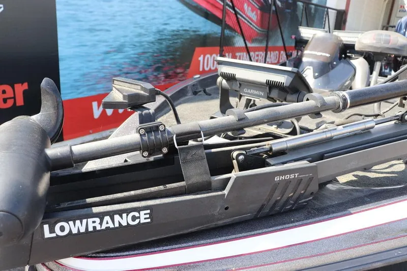 Slide: The Image of 2011 Ranger 518 boat with Lowrance and Garmin electronics, featuring Ghost trolling motor. - 21