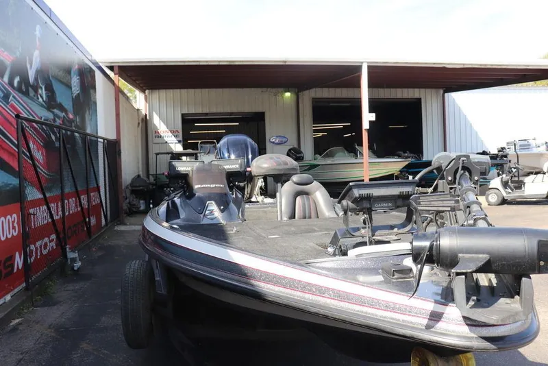 Slide: The Image of 2011 Ranger 518 boat with Garmin and Lowrance equipment in a dealership lot. - 7