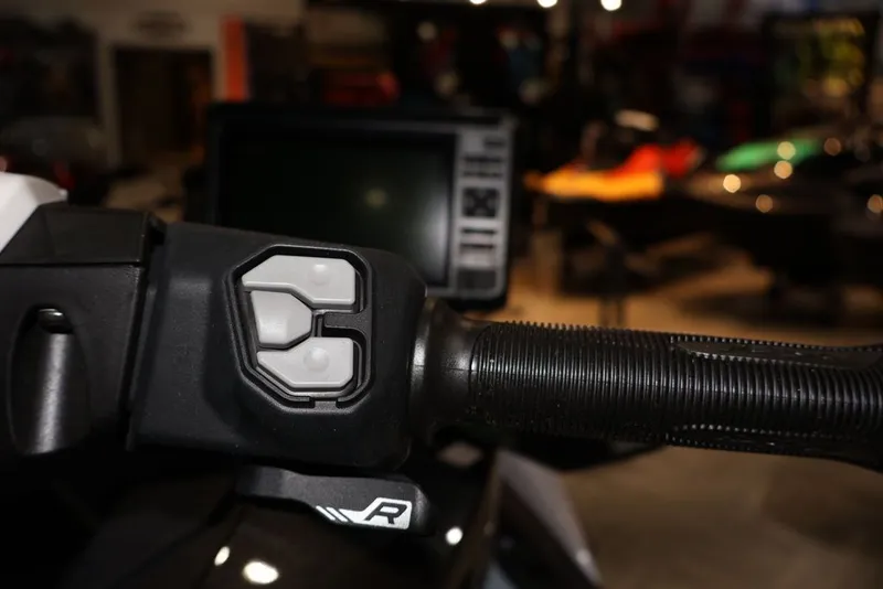 Slide: The Image of Kawasaki Ultra® 160LX-S Angler 2025 - 13