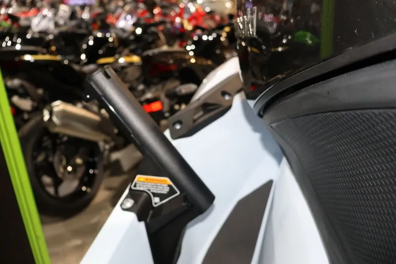 Slide: The Image of Kawasaki Ultra® 160LX-S Angler 2025 - 15