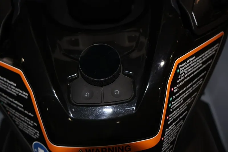 Slide: The Image of Kawasaki Ultra® 160LX-S Angler 2025 - 16