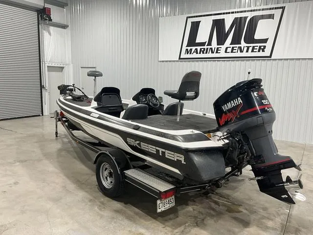 Slide: The Image of 2004 Skeeter SX190 boat with Yamaha VMAX engine at LMC Marine Center. - 5
