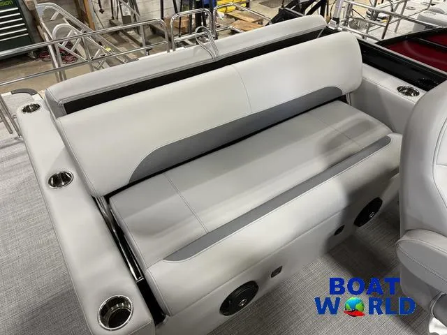 Slide: The Image of Bentley Pontoons Legacy 200 Swingback & Honda 4-Stroke EFI 2025 - 16