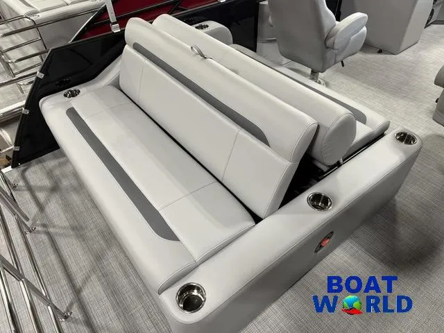 Slide: The Image of Bentley Pontoons Legacy 200 Swingback & Honda 4-Stroke EFI 2025 - 17