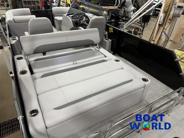 Slide: The Image of Bentley Pontoons Legacy 200 Swingback & Honda 4-Stroke EFI 2025 - 20