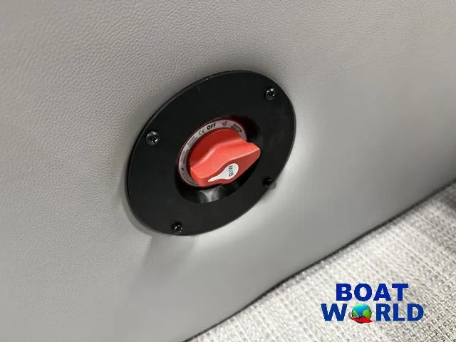 Slide: The Image of Bentley Pontoons Legacy 200 Swingback & Honda 4-Stroke EFI 2025 - 21