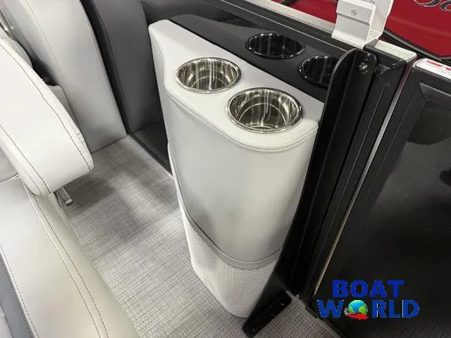 Slide: The Image of Bentley Pontoons Legacy 200 Swingback & Honda 4-Stroke EFI 2025 - 22