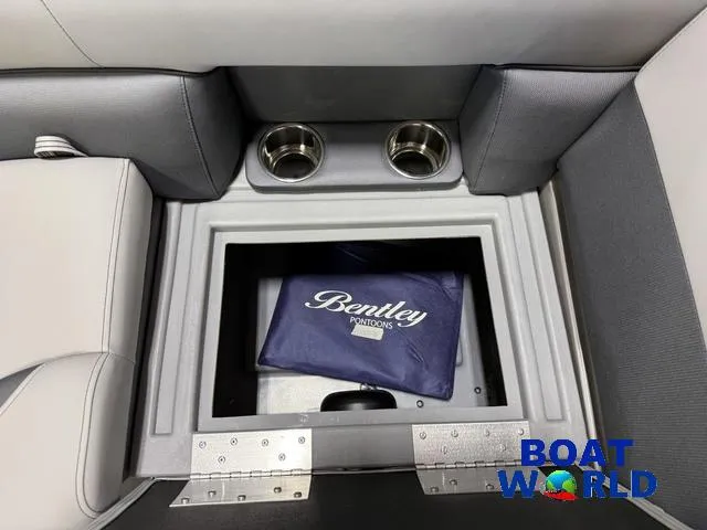 Slide: The Image of Bentley Pontoons Legacy 200 Swingback & Honda 4-Stroke EFI 2025 - 25