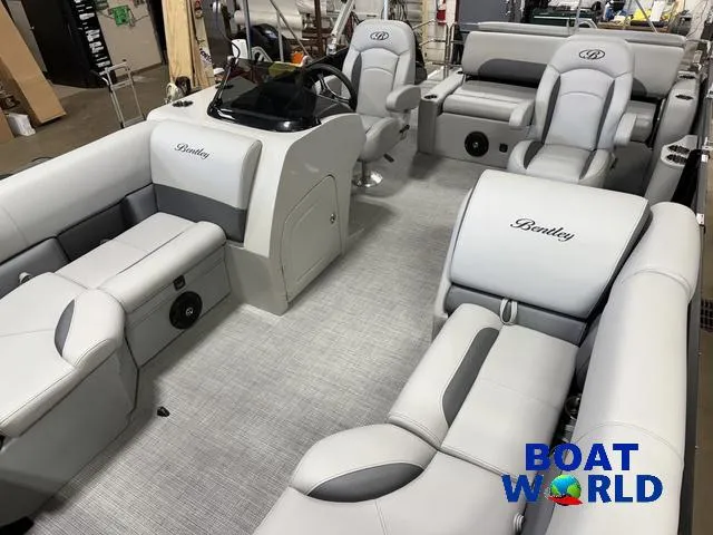 Slide: The Image of Bentley Pontoons Legacy 200 Swingback & Honda 4-Stroke EFI 2025 - 27