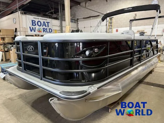 Slide: The Image of Bentley Pontoons Legacy 200 Swingback & Honda 4-Stroke EFI 2025 - 32