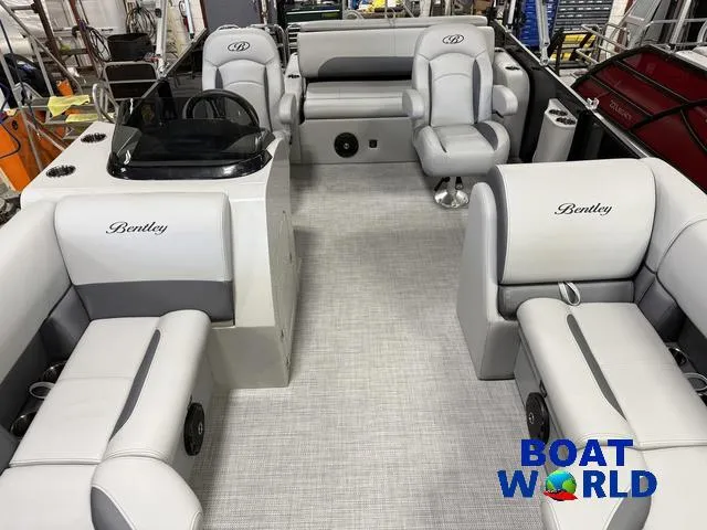 Slide: The Image of Bentley Pontoons Legacy 200 Swingback & Honda 4-Stroke EFI 2025 - 6