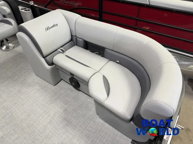 Slide: The Image of Bentley Pontoons Legacy 200 Swingback & Honda 4-Stroke EFI 2025 - 8