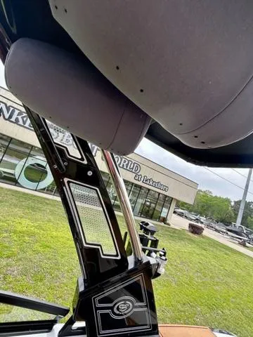 Slide: The Image of Cobalt R6 Surf 2023 - 51