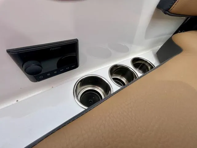 Slide: The Image of Cobalt R6 Surf 2023 - 60