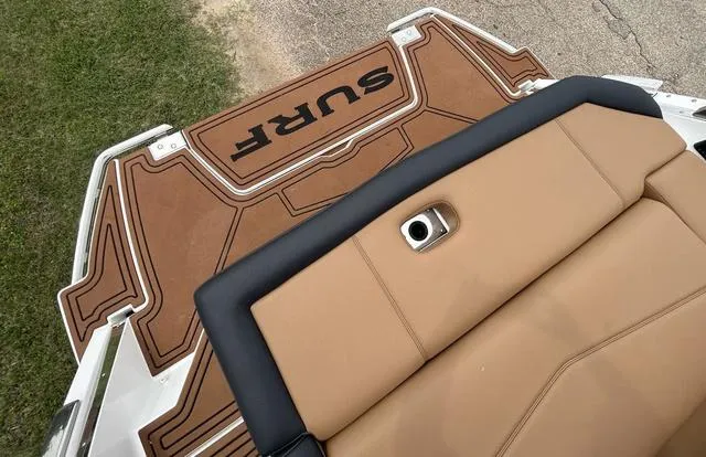 Slide: The Image of Cobalt R6 Surf 2023 - 62