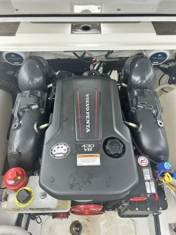 Slide: The Image of Cobalt R6 Surf 2023 - 63