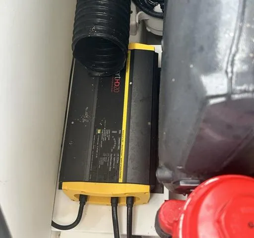 Slide: The Image of Cobalt R6 Surf 2023 - 66