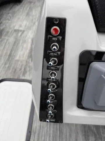 Slide: The Image of Viaggio X22U /SUZUKI DF200 2025 - 14