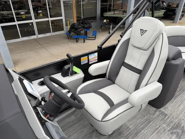 Slide: The Image of Viaggio X22U /SUZUKI DF200 2025 - 21