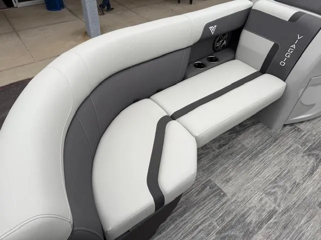 Slide: The Image of Viaggio X22U /SUZUKI DF200 2025 - 26