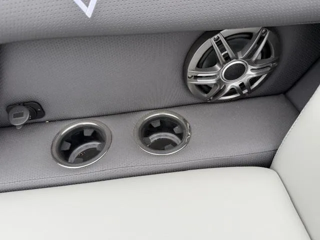 Slide: The Image of Viaggio X22U /SUZUKI DF200 2025 - 27