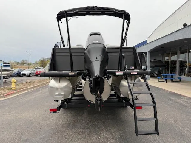 Slide: The Image of Viaggio X22U /SUZUKI DF200 2025 - 3