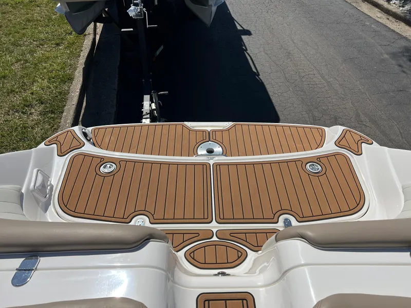 Slide: The Image of 2008 Yamaha Boats 232 Limited swim platform with teak-style decking. - 27
