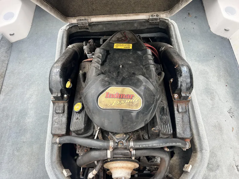 Slide: The Image of 2003 Supra Launch LTS boat engine, Indmar Assualt, top view. - 16