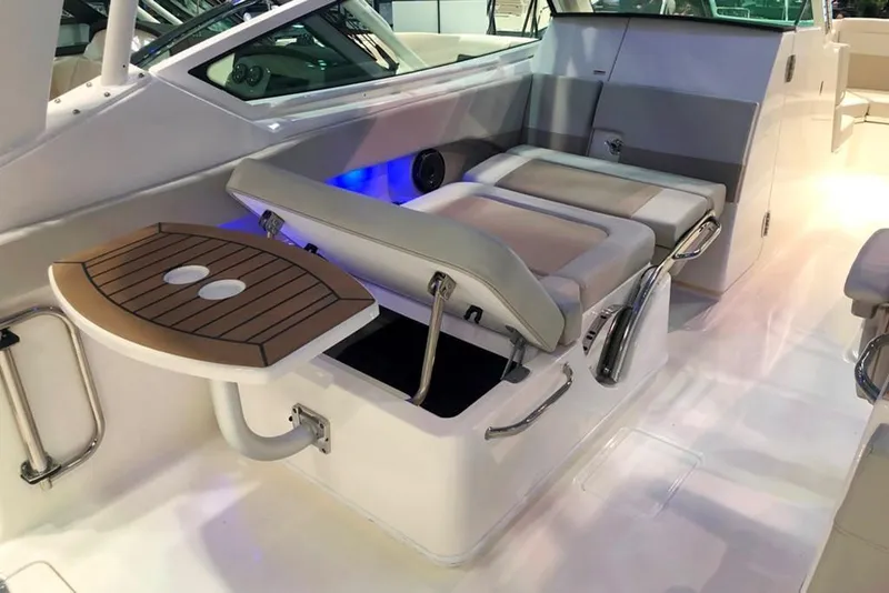 Slide: The Image of 2023-Boston-Whaler-280-Vantage-MarineMax - 6