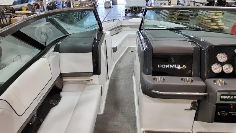 Slide: The Image of Formula 330 Crossover Bowrider I/O 2022 - 50